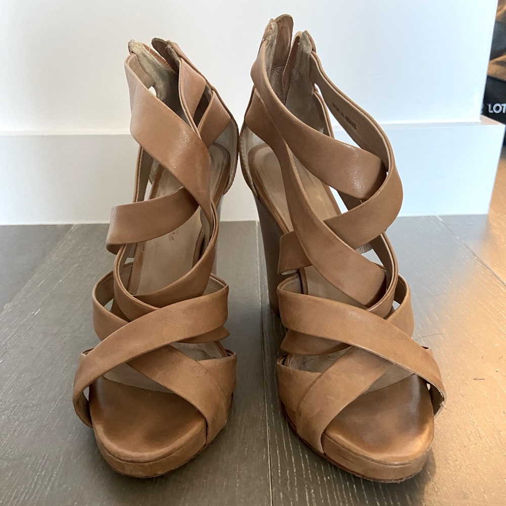 Pour La Victoire gladiator wedged sandals